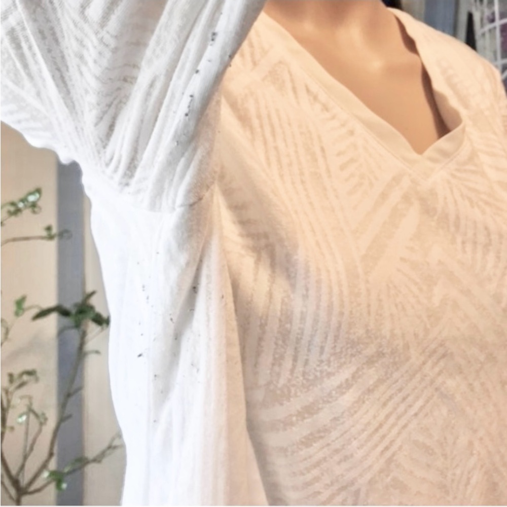 🦩Chico's White Layered Flowy Lightweight Long Sleeves V- neck Split Sides Tunic - Picture 6 of 8